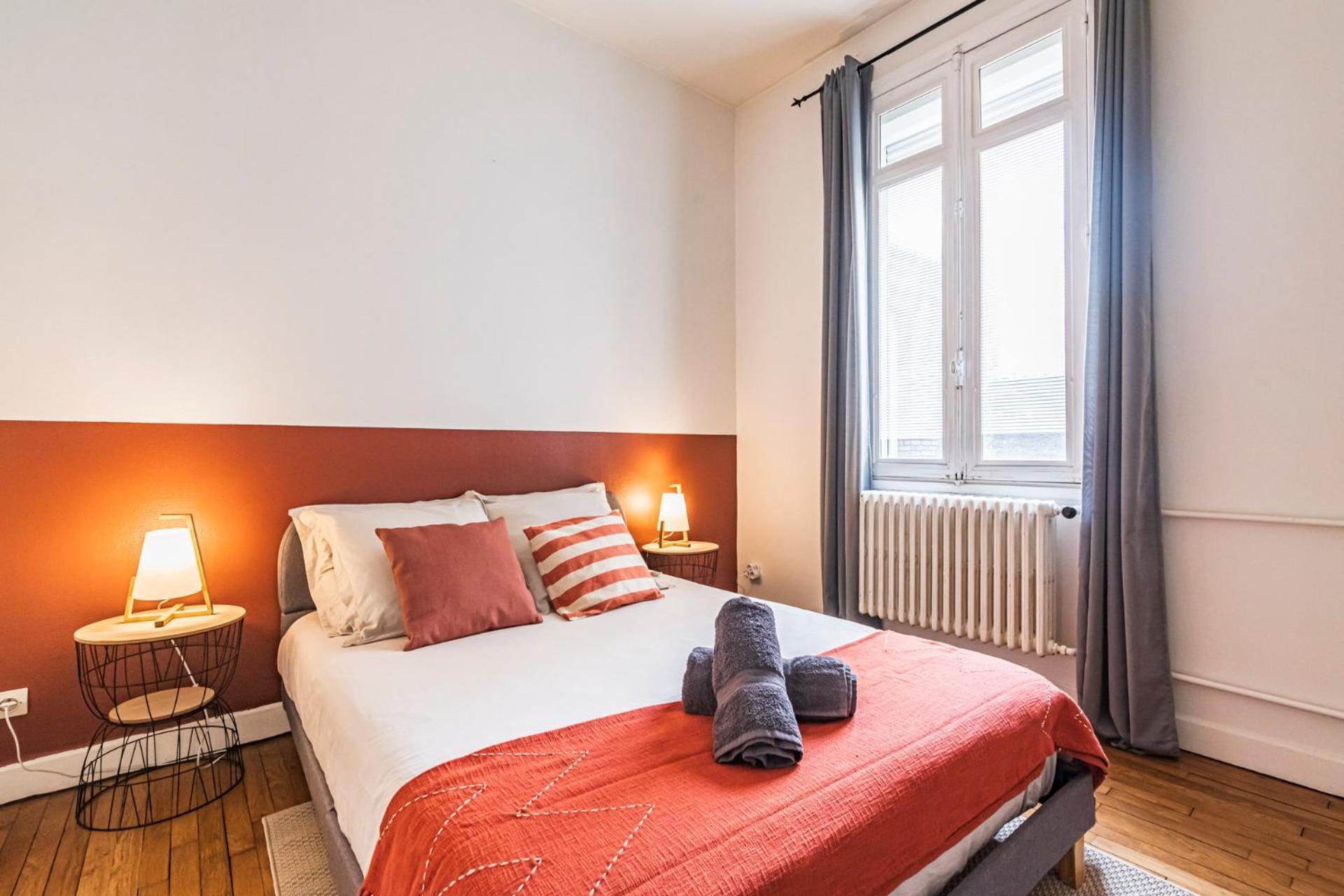 L'Haussmannien - Spacieux 4 Chambres - Centre - Gare Reims Buitenkant foto