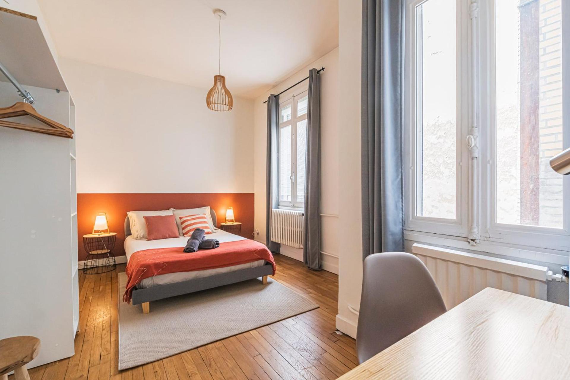 L'Haussmannien - Spacieux 4 Chambres - Centre - Gare Reims Buitenkant foto