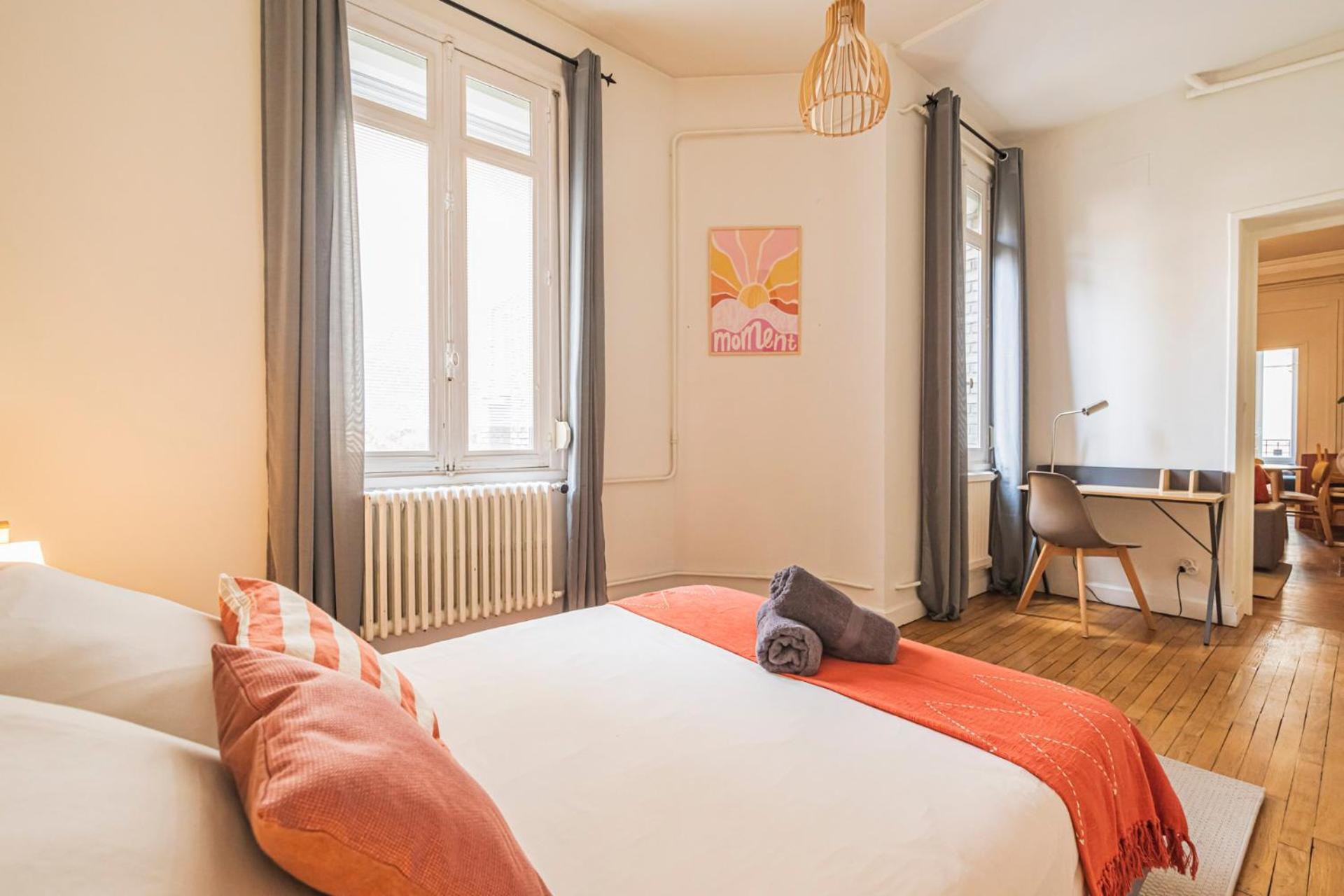 L'Haussmannien - Spacieux 4 Chambres - Centre - Gare Reims Buitenkant foto